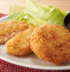 北海道産生乳使用のカニクリームコロッケ 2個 旨唐揚げと居酒メシ ミライザカ 府中並木通店_北海道産生乳使用のカニクリームコロッケ 2個