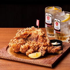 旨唐揚げと居酒メシ ミライザカ 府中並木通店_ド迫力のサイズと旨さ！グローブ揚げ