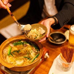 旨唐揚げと居酒メシ ミライザカ 府中並木通店_【逸品料理充実】
とりあえずの逸品にもおすすめの農園からの採れたて野菜を使用したサラダや、スピードメニューのさきいかキムチやたこわさなどの酒肴の他、焼き鳥・鉄板餃子・鉄板メニューなどバラエティ豊かにご用意しております！大人数宴会で困りがちな苦手な食べ物問題もミライザカならスグ解決☆彡
