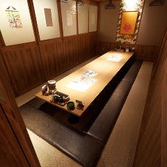旨唐揚げと居酒メシ ミライザカ 府中並木通店_【二次会利用に】
なんだか飲み足りない‥そんなときはミライザカへ！二軒目、三軒目‥時間を気にせずフラッと立ち寄れる心地良さ。一次会よりも更に盛り上がる二次会には周囲を気にせず利用できる個室がおすすめです！皆様の飲み会最後の終着地点としても是非気軽にご利用ください☆※画像はイメージです。