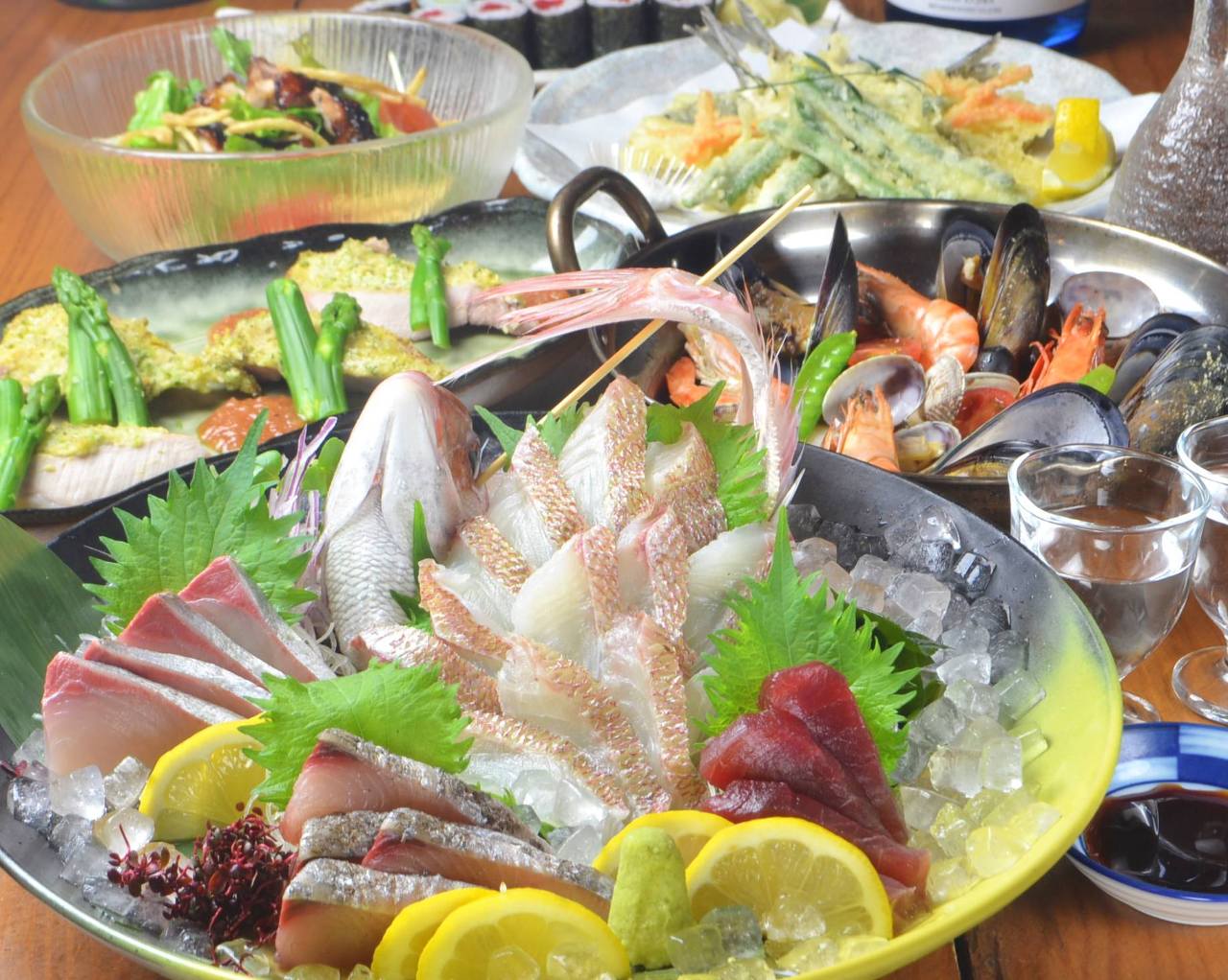 新鮮刺身・広島料理が楽しめるコースもご予算に合わせてご用意。