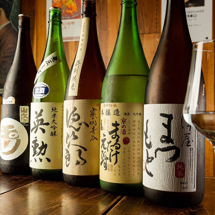 京都の酒蔵をメインに銘酒を仕入れる。銘柄は常時10種ほど