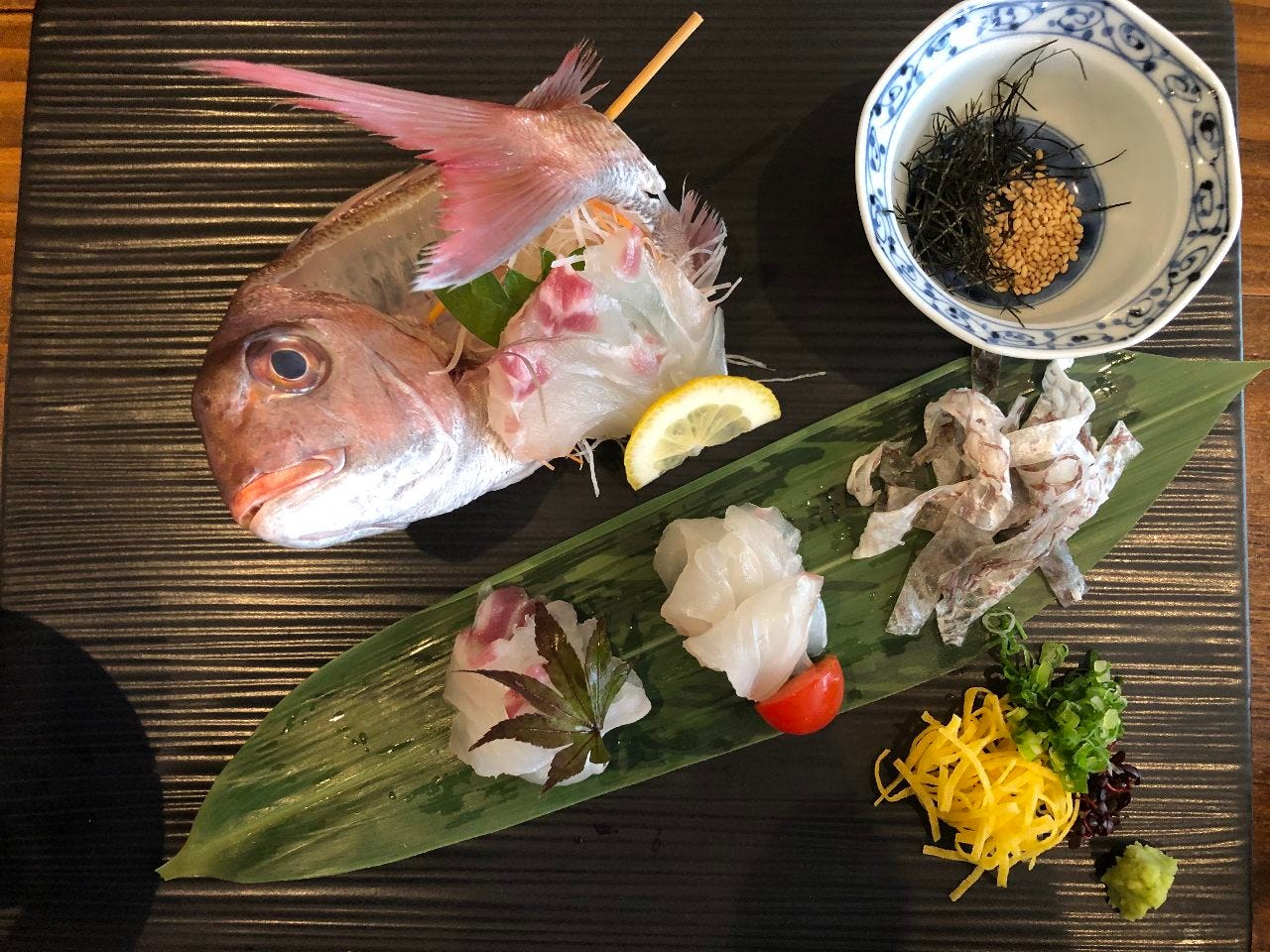 しまなみ真鯛 一匹丸ごと舟盛り御膳 宇和島風 生鯛めし の詳細 しまなみ直送 真鯛 海鮮料理専門店 鯛将 松山 居酒屋 ぐるなび