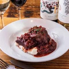 牛バラ肉の赤ワイン煮込み ワインと共に！ ￥1,280