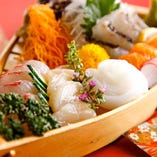 新鮮な食材を使った本格和食の数々。
活魚のお造りもおすすめ!!
