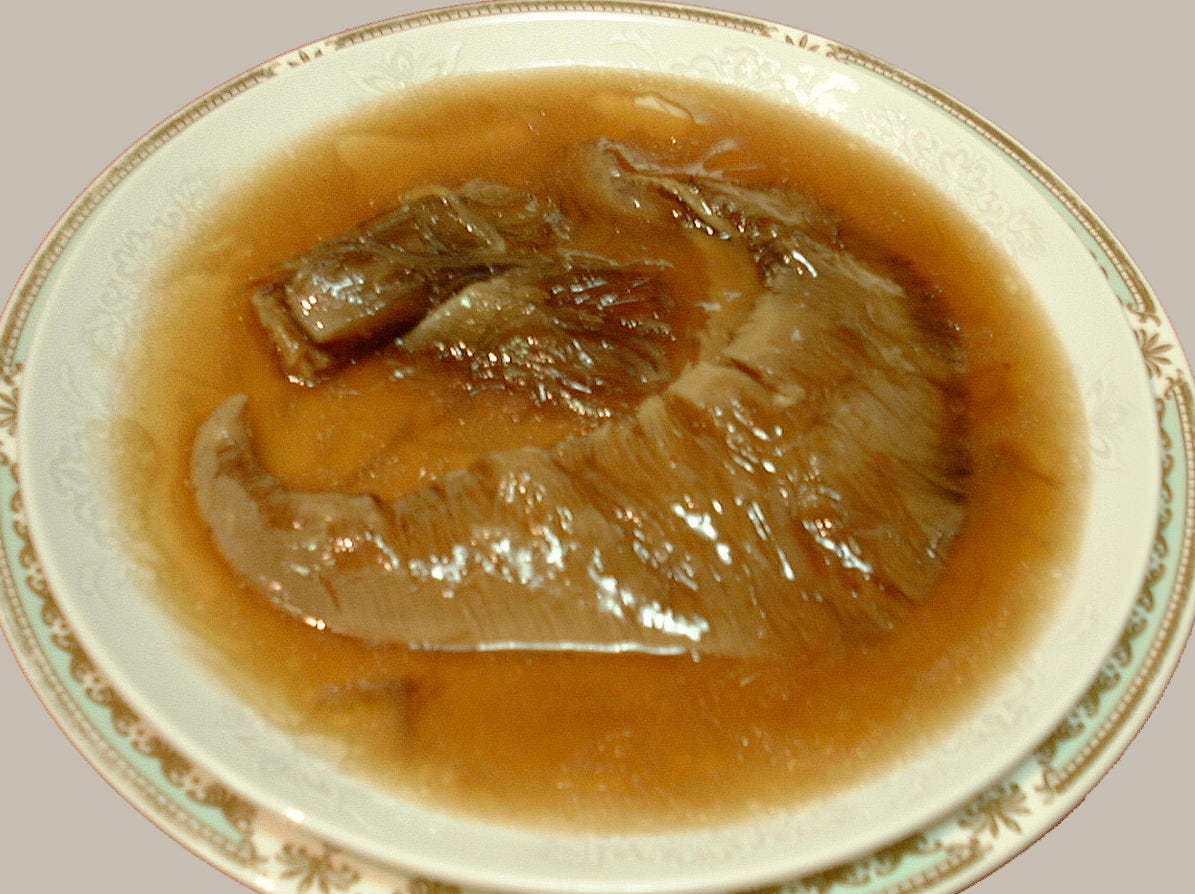 【フカヒレの姿煮込】
中華では、最高級の食材のひとつです。