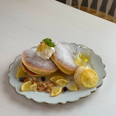 Amelie_自家製ハニーレモンとレアチーズのパンケーキ