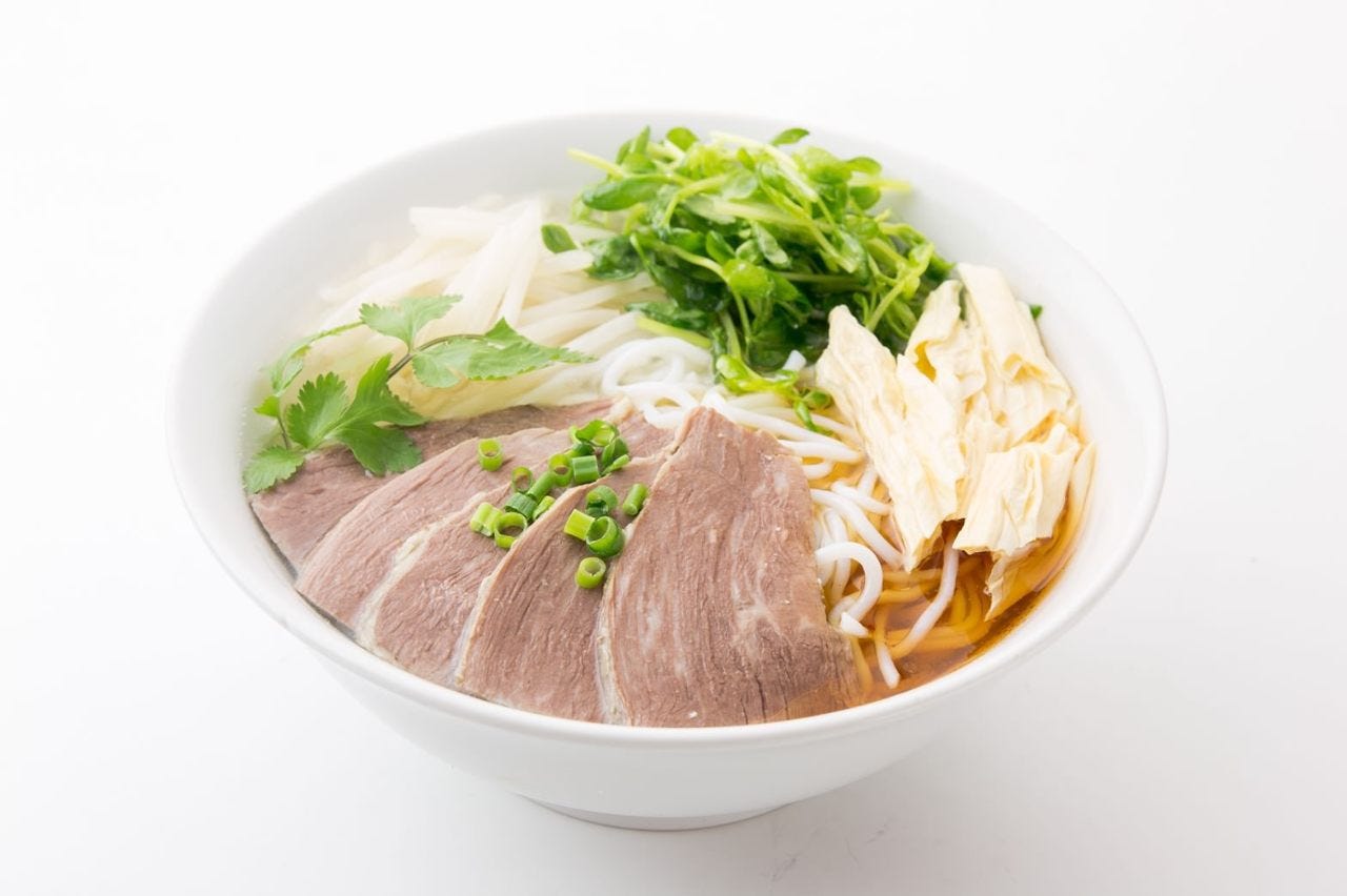 日興 苑 食 彩 雲南 過 橋 米 線