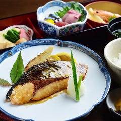 【青】おまかせ焼き魚　定食　～赤だし付