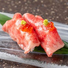 肉トロ寿司やホルモン5種付き 人気のおススメコース 5,000円（税込）
