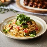 Spare Rib,Tomato, and Cilantro Spaghetti　スペアリブとパクチーのパスタ