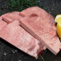 ぴこぴこ精肉店 瓦町_《宮崎牛希少部位9種を贅沢に堪能》「祝」焼印付き！「安楽牛一頭まるごと堪能コース」当日予約OK：全21品