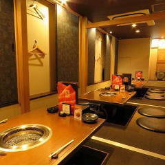 ぴこぴこ精肉店 瓦町_落ち着きのある大人の隠れ家空間