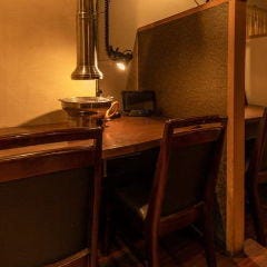 ぴこぴこ精肉店 瓦町_【カウンター席（～2名様×4卓）】おひとり様からデートまで◎気軽に楽しめる特等席