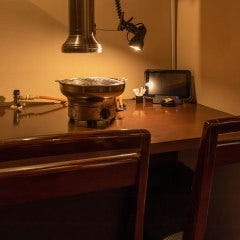 ぴこぴこ精肉店 瓦町_【カウンター席（～2名様×4卓）】おひとり様からデートまで◎気軽に楽しめる特等席