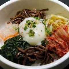 ぴこぴこ精肉店 瓦町_ビビンバ