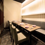 俺のフレンチ 銀座_個室席 家族や友人と個室でゆったりとお過ごしください。