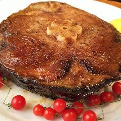 限定まぐろテールステーキ! 肉厚で脂の乗った希少な鮪の尾の身