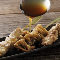 新しい食べ方！鶏と昆布と椎茸の特製合わせ出汁で味わう焼き鳥