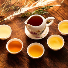 5種類の日替わり台湾茶をサービス