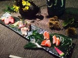 １５９８円　名古屋の魚はうまい　上物天然三種盛り
