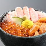 いくら、うに、蟹･･･海鮮丼で北海道の海鮮を食す！
