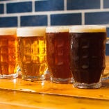 店内で自家醸造したクラフトビールが自慢★白・黒・琥珀・IPAなど常時4種～ご用意しております！