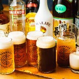 各コースの飲み放題では、クラフトビールはもちろん、自家製ソーダのハイボールやこだわりの日本酒など約30種以上を楽しめる★