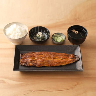 うなぎ四代目菊川 東京駅黒塀横丁店_蒲焼一本定