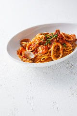 人気パスタ「魚介と完熟トマトのペスカトーレ」
