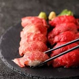 牛炙り肉寿司（1貫）