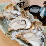 牡蠣など季節の食材を使ったお料理を豊富にご用意しています。