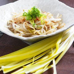 ホルモンと黄ニラ炒め