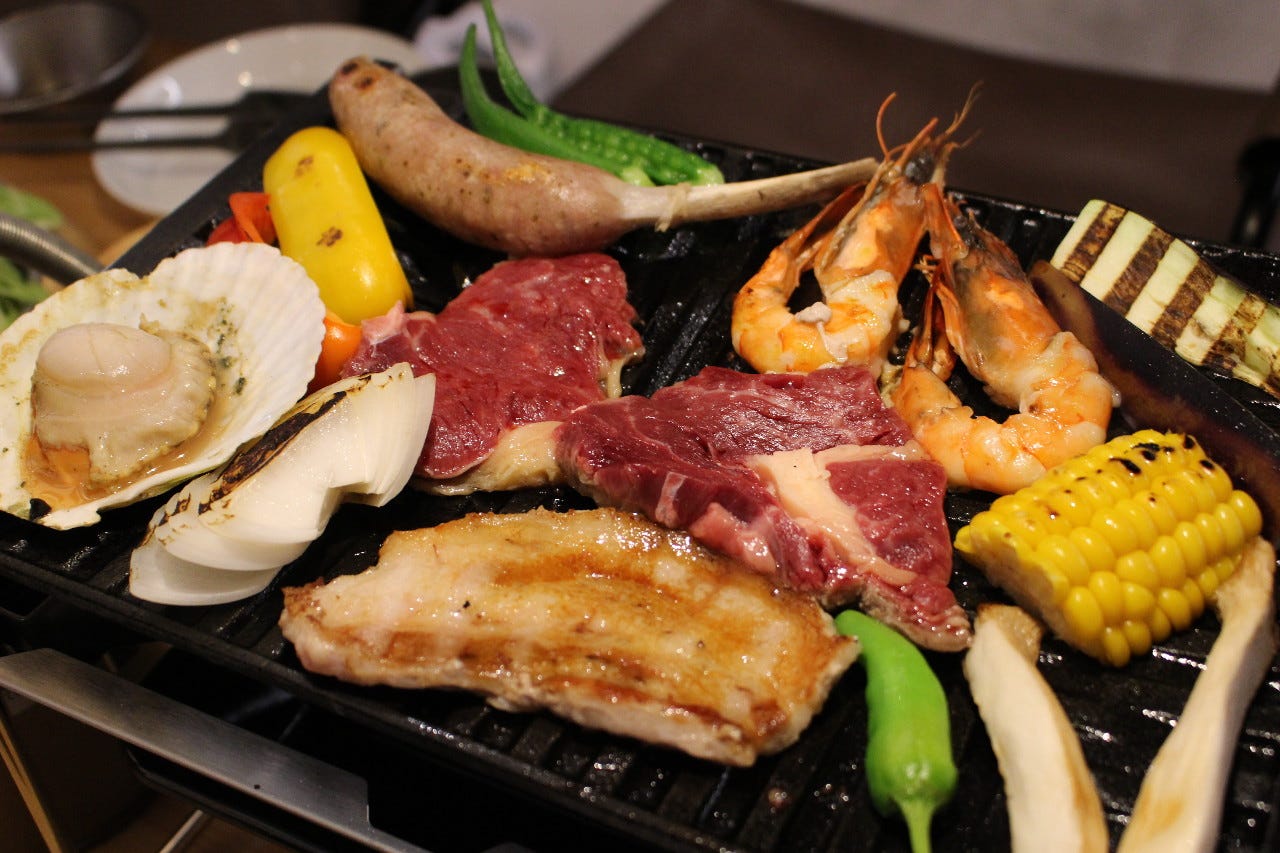 金 土 日 祝 祝前日 テラスグランピングbbq 90分飲み放題込 1部 17 30 19 30の詳細 スノーピークイート アミュプラザくまもと店 熊本市 バーベキュー ぐるなび