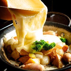 圧倒的No1ラクレットチーズ。とろ～りと伸びるチーズが絶品♪
