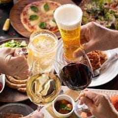 飲み放題は約60品！フォトジェニックな料理とお楽しみください♪