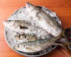 港直送！鮮度抜群の鱸を使った フィッシュ＆チップスは必食