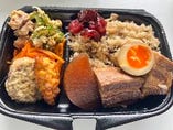 沖縄弁当〜黒糖仕込みのラフテーとジューシーご飯