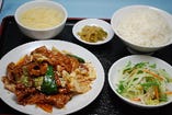本格四川ホイコーロー定食／キムチと豆腐の炒め定食