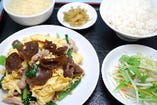 鶏肉の甘味噌炒め定食／キクラゲ、玉子と豚肉炒め定食