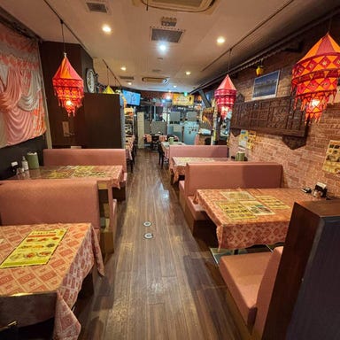 サハラ インド・ネパール料理_ソファー席(5~6名様×4卓)