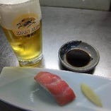 天然本マグロのトロにぎり寿司1個＋生ビール1杯