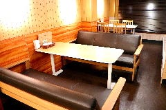 創作ダイニング HA‐LY爬竜船／ハーリー_ソファー席（４〜６名様）×１卓