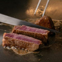牛肉は最高級・A5ランクのメスの黒毛和牛だけを厳選してお届け