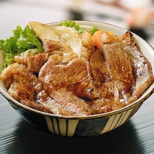 寶来亭のステーキ牛丼 松阪肉