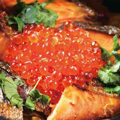 えびす鯛 新潟駅前店_塩引き鮭とイクラの釜戸炊き銅鍋御飯