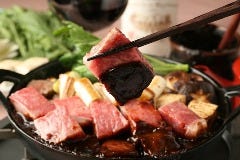 接待・会食・個室 たくあん・牡丹亭 新宿 都庁前_秘伝の味噌と絡み合う肉たち！