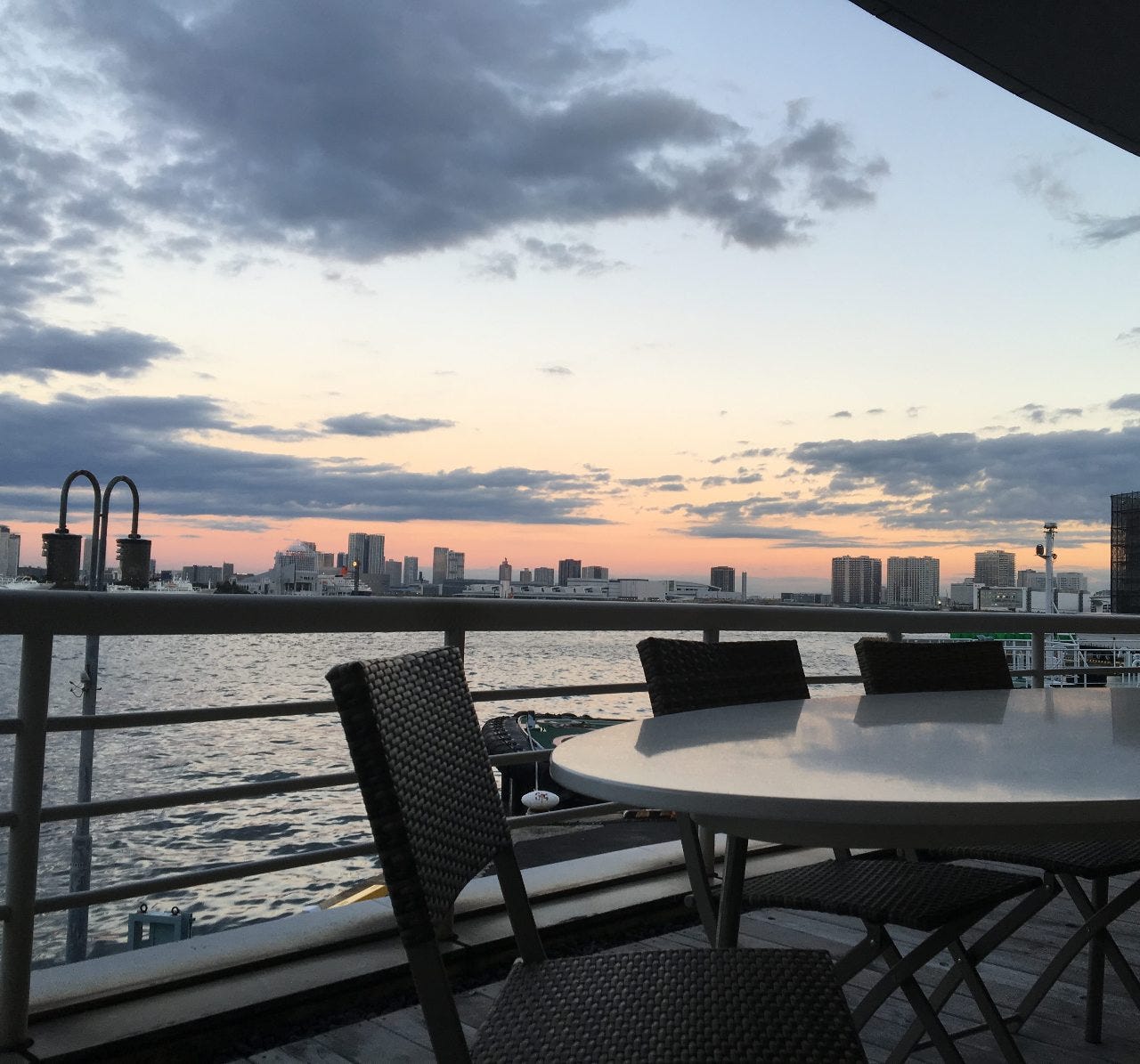 湾岸食堂 波止場 海の見えるレストラン