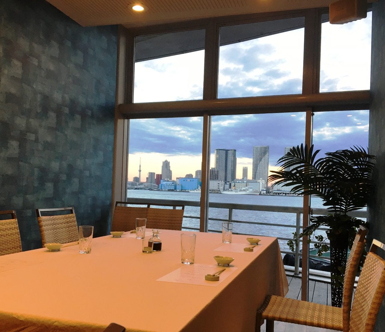 湾岸食堂 波止場 海の見えるレストラン