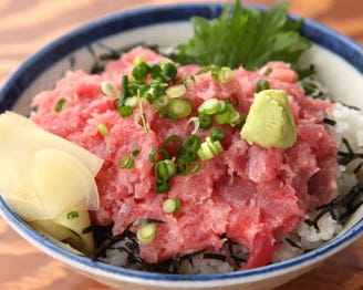 小山魚介センター 勝丸水産 メニュー 〆におすすめ丼物 ぐるなび